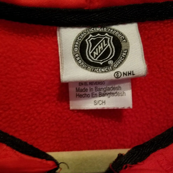 NHL RED HOODIE BLACK HAWKS SIZE S WOMEN'S - Picture 3 of 8